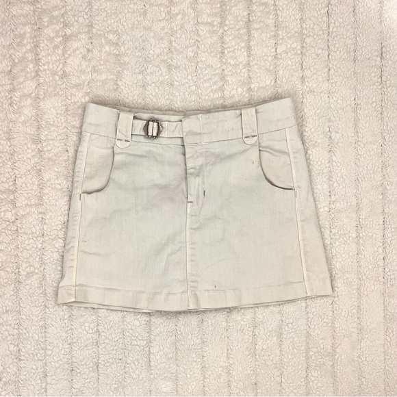 Vintage 90s/Y2k 7 For All Mankind off white mini skirt 🕊️🍂